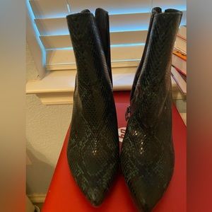 Boots green snake print